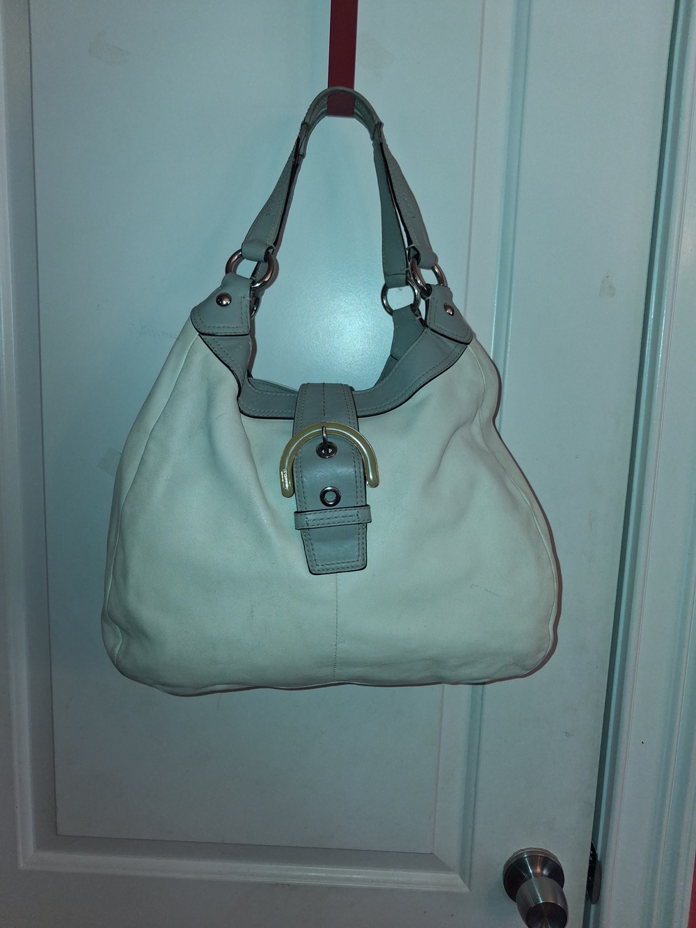 Coach  Soho Lynn White And Grey  Leather Shoulder Bag with Buckle Detail